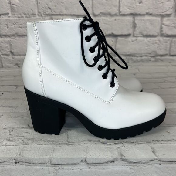 Unr8ed Fashion Boots Chunky Block Heel Combat White Womens 10M - Picture 1 of 13